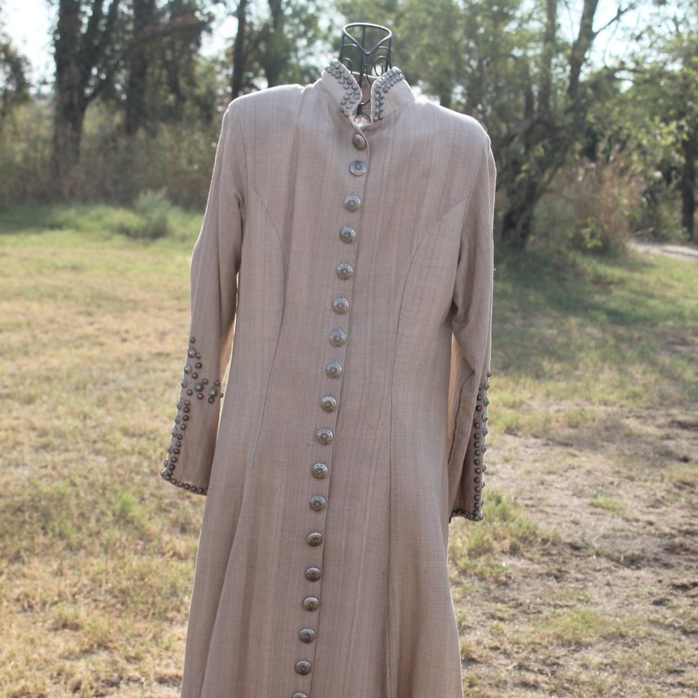 Unique & Stunning Western Styled SILVER RIVER Fully Lined & Studded LINEN DRESS